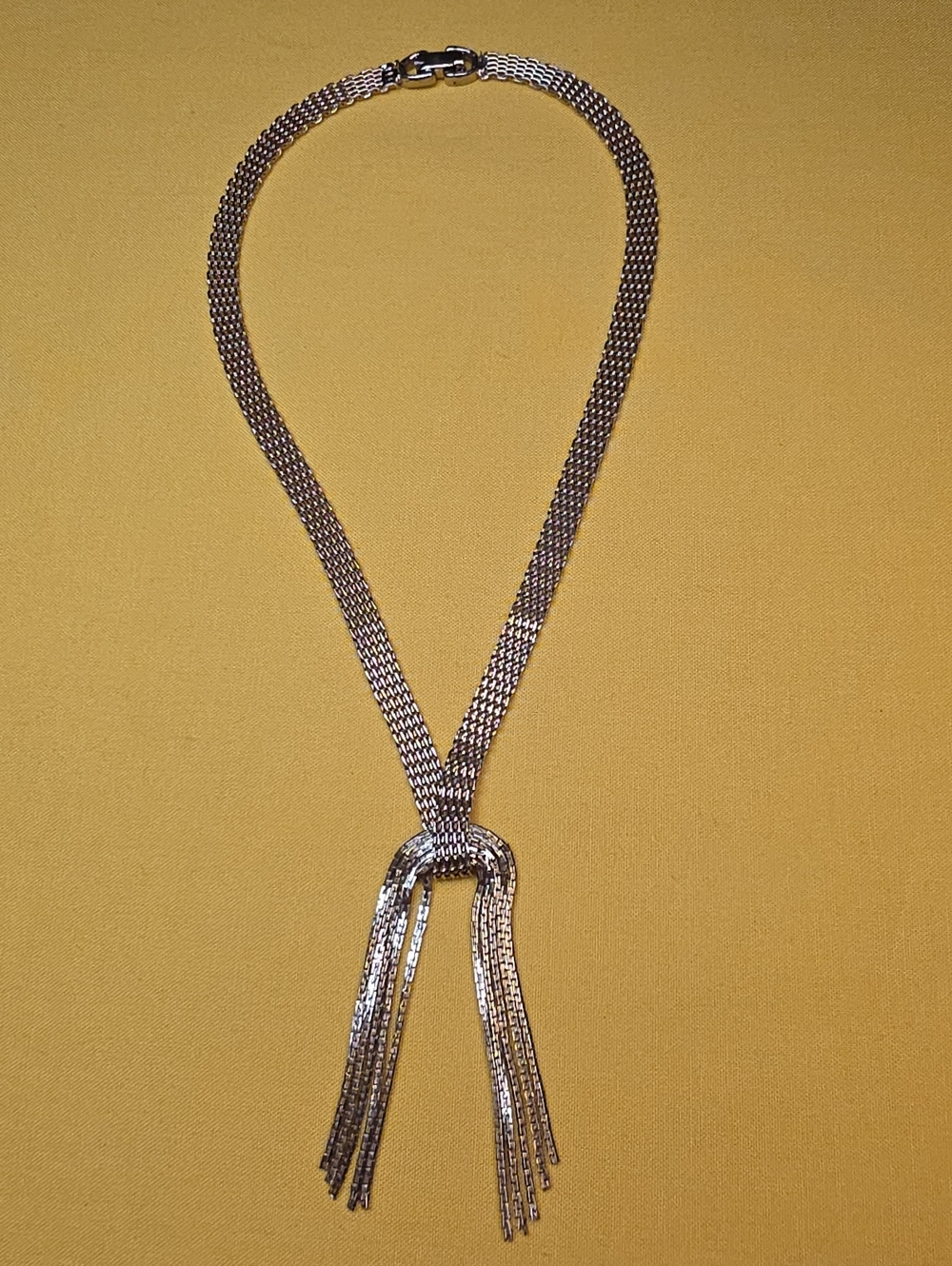 Vintage Gold-Tone Flat Mesh Lariat Tie Necklace ▪︎ Fringe Tassel 19" ▪︎ Pristine